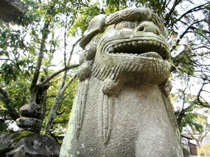 奈良豆比古神社の狛犬