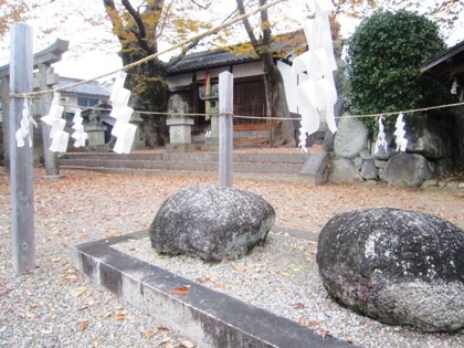 回り石　素盞鳴神社