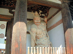 法隆寺の仁王像