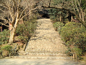 鎧坂　室生寺