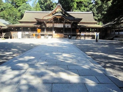 大神神社拝殿