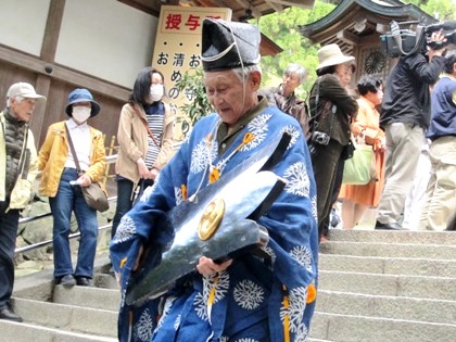 若宮神幸祭の矛