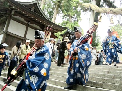 若宮神幸祭の弓