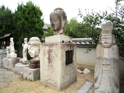 極楽寺の石仏