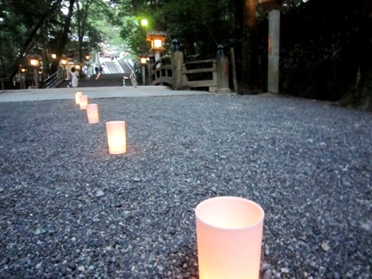 大神神社参道の灯り
