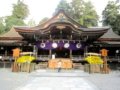 大神神社拝殿　大神神社の酒まつり　酒祭り