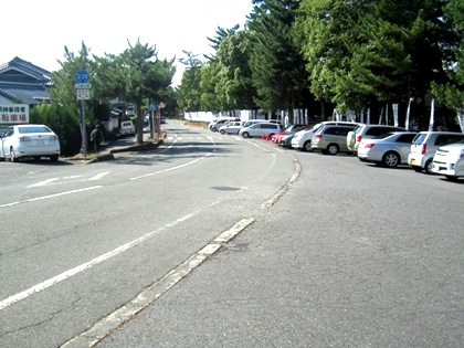 二の鳥居近くの駐車場