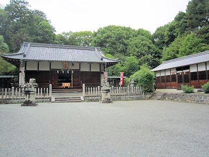長尾神社拝殿と絵馬殿