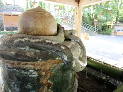 大神神社の手水舎