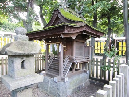 綱越神社の祠