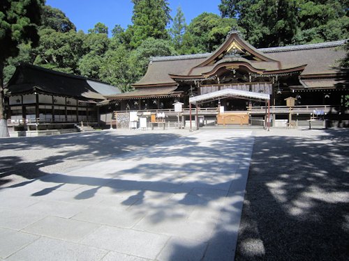 大神神社拝殿