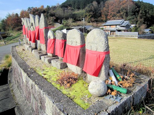 桜井市高家の地蔵石仏